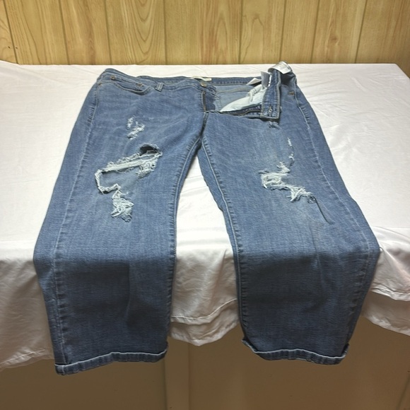 Levi’s Women's Blue Distressed Boyfriend Jeans - Picture 4 of 7